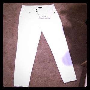 White skinny Jean's! Super soft and stretchy!